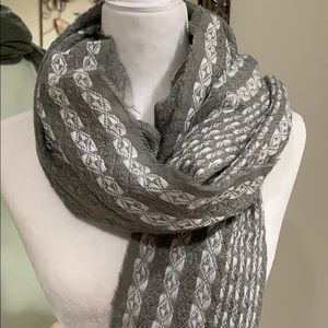 NWT Charming Charlie’s scarf